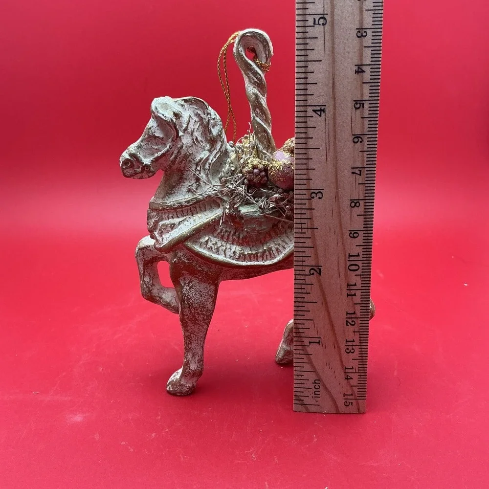 Vintage Decorative Distressed Carousel Horse Ornaments-Set of‎ 2 READ